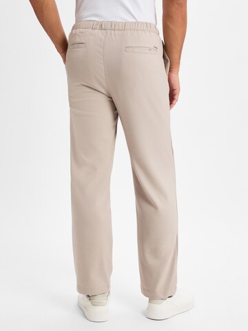 Pegador Regular Hose ' Karan ' in Beige