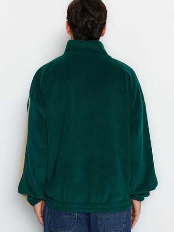 Sweat-shirt Trendyol en vert