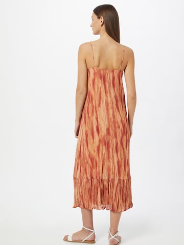 VILA Letní šaty 'Ambar' – červená