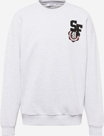 ABOUT YOU Sweatshirt 'Pierre' in Grey: front