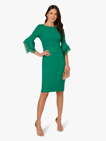 Adrianna Papell Knielanges Cocktailkleid 'Knit Crepe Tiered Sleeve Dress' in Grün