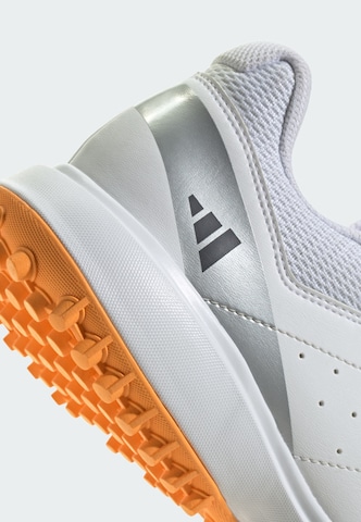 Chaussure de sport 'Howzat' ADIDAS PERFORMANCE en blanc
