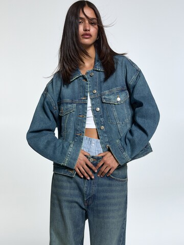 Pull&Bear Between-Season Jacket in Blue: front