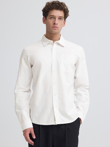 Casual Friday - Ajuste confortable Camisa 'CFJaevon' en gris: frente