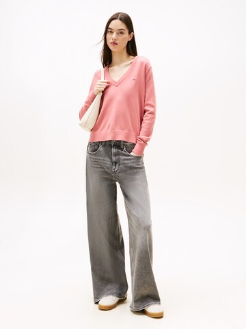 Tommy Jeans Sweater 'Essential' in Pink