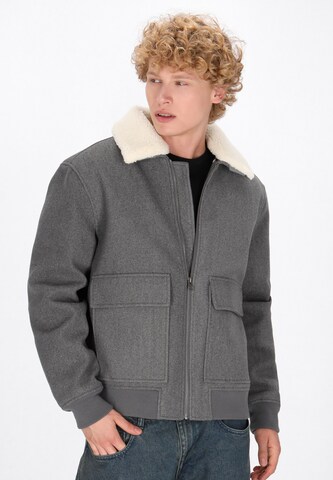 Giacca di mezza stagione di MO in grigio: frontale