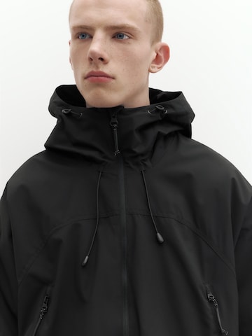 Pull&Bear Tussenjas in Zwart