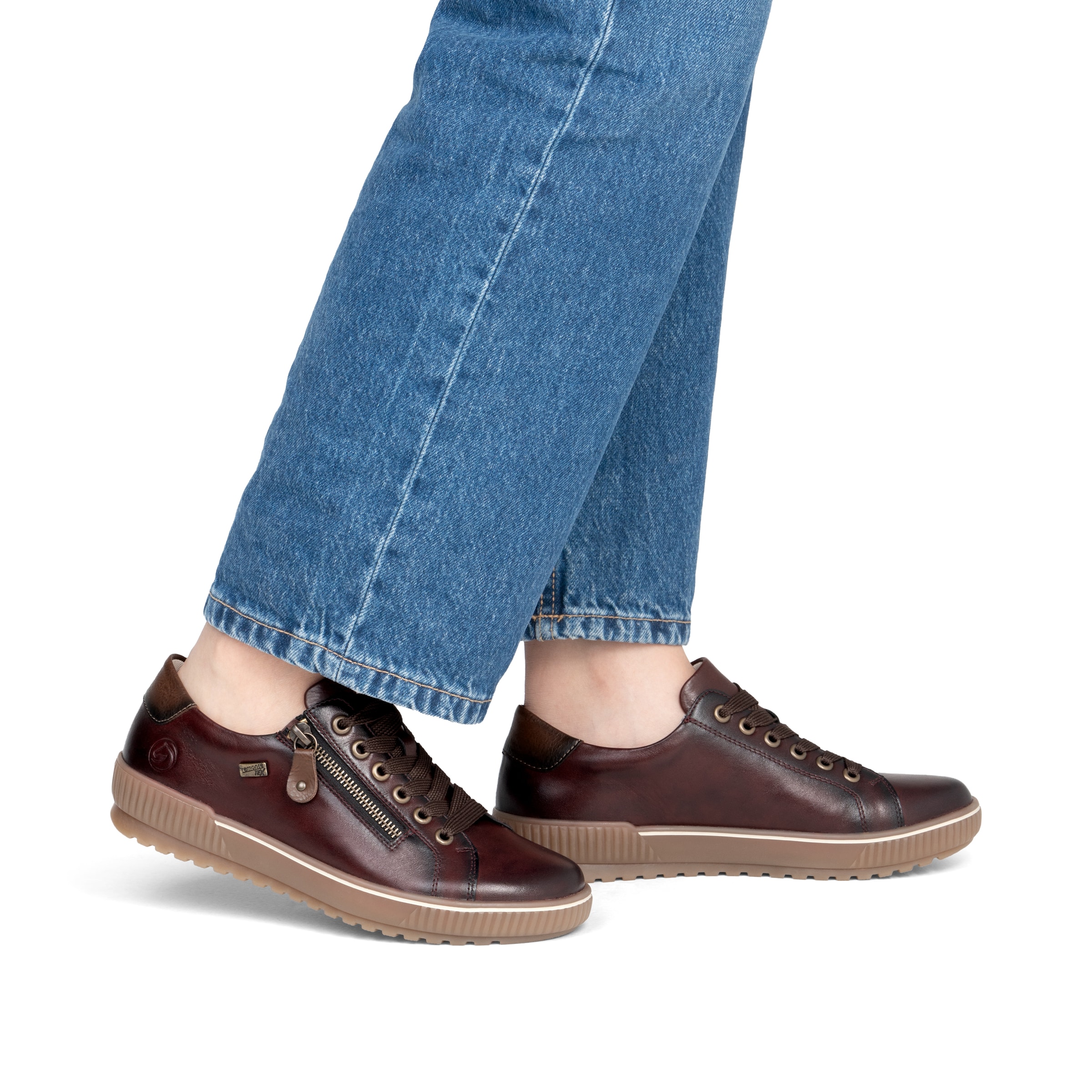 Chaussure à lacets 'D0700' REMONTE en rouge : devant