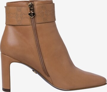 TAMARIS Ankle Boots in Brown