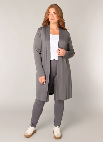 BASE LEVEL CURVY Knit Cardigan in Grey: front