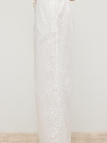Loosefit Pantaloni di ABOUT YOU x Marie von Behrens in bianco