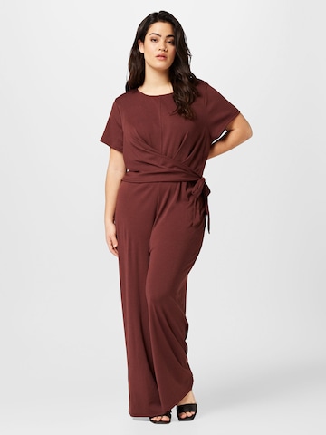 Tuta jumpsuit 'Sissy' di ABOUT YOU Curvy in marrone: frontale