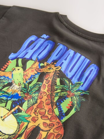 T-Shirt Next en gris