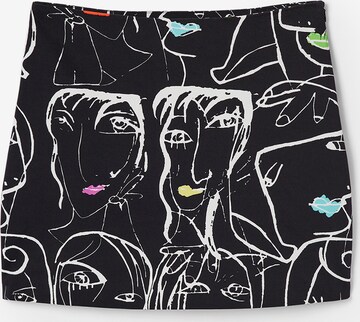 Jupe Desigual en noir : devant