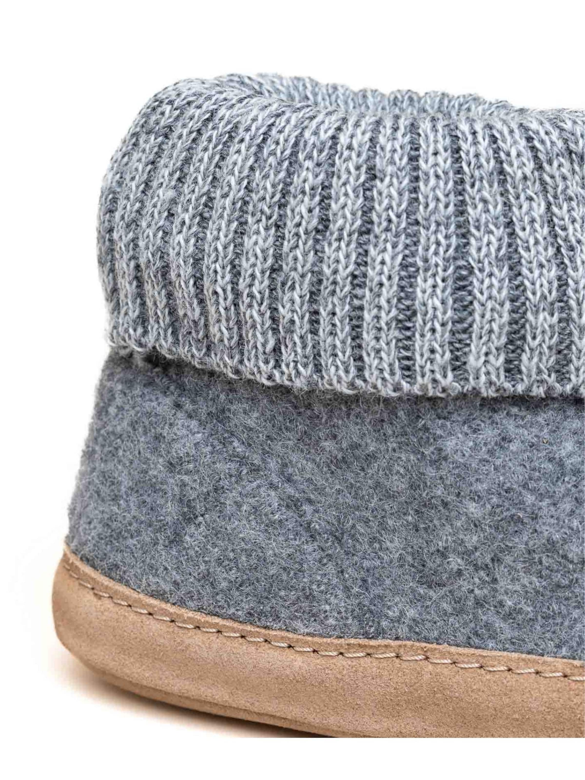 Gottstein Slippers 'Hüttenschuhe Dakota' in Grey