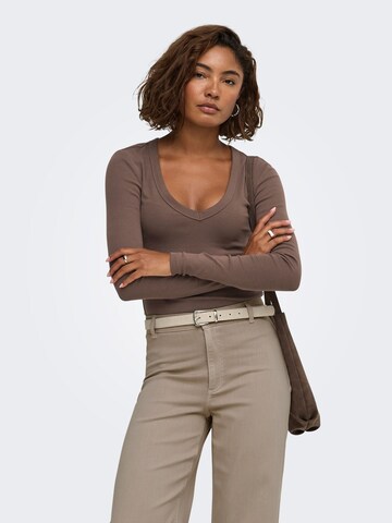 T-shirt 'ONLRiley' ONLY en marron : devant