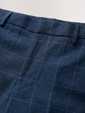 Slimfit Pantaloni con piega frontale di Next in blu