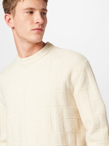 Abercrombie & Fitch Sweater in Beige