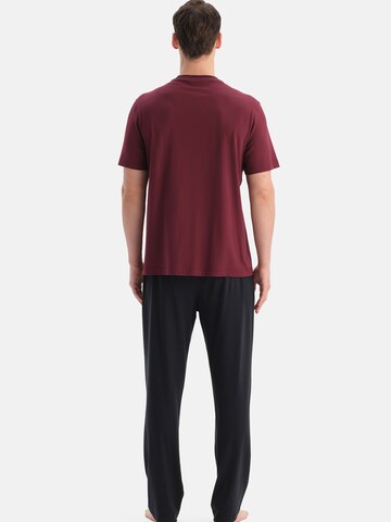 Dagi Pitkä pyjama värissä punainen