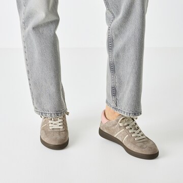Tamaris Sneakers laag in Grijs