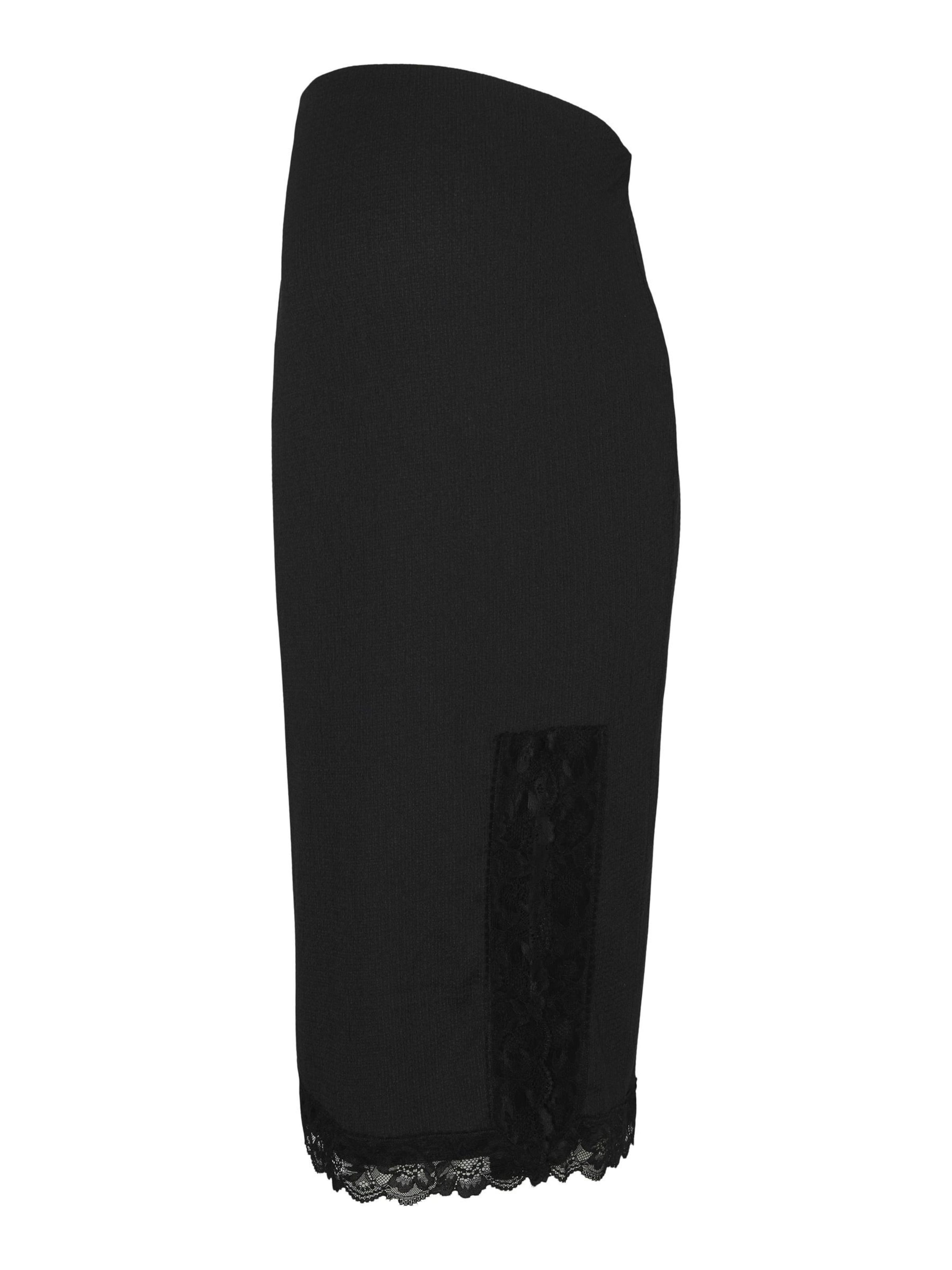 MAMALICIOUS Skirt in Black: front