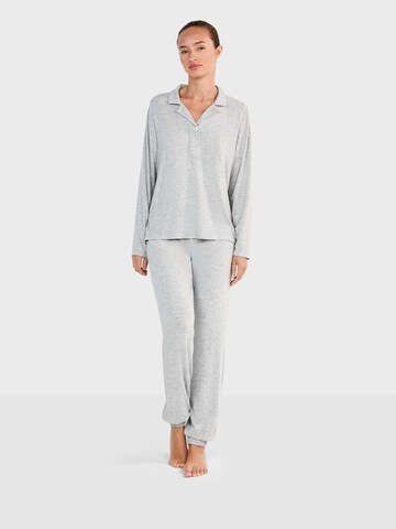 Gisela - Pijama en gris: frente