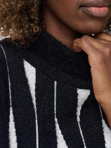 Blue Shadow Sweater in Black