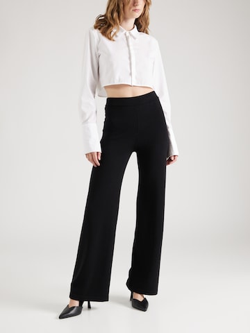 Max Mara Leisure Bootcut Broek in Zwart: voorkant