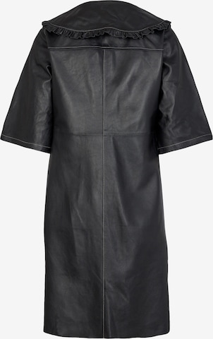 Robe-chemise minimum en noir