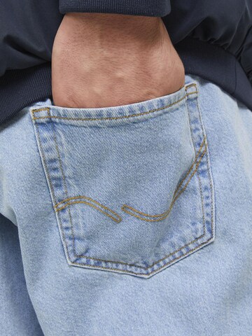 JACK & JONES Lużny krój Jeansy 'Chris' w kolorze niebieski