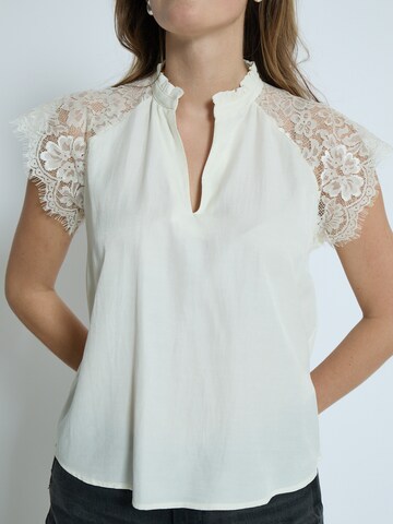 Peppercorn Blouse 'Kia' in Wit