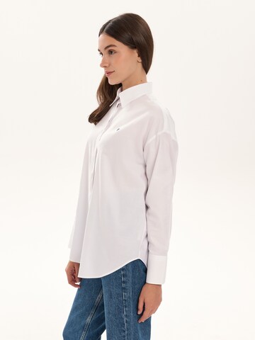 Chemisier 'Rosalind' NOWIHT en blanc