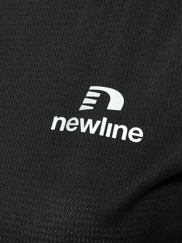 Newline T-shirt in Schwarz