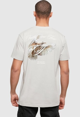 Mister Tee Majica 'Fearless Crow' | siva barva: sprednja stran