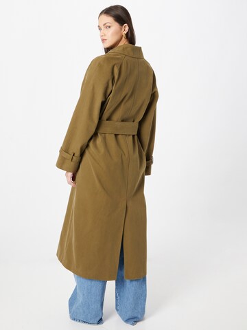 Parisienne et Alors Between-Seasons Coat 'DAGORNO' in Green