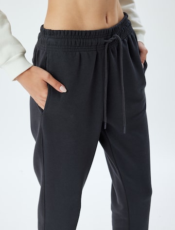 Koton Loosefit Broek in Grijs