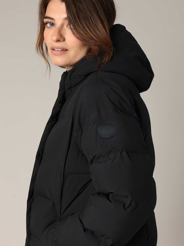 Manteau d’hiver 'Samiah' Deeluxe en noir