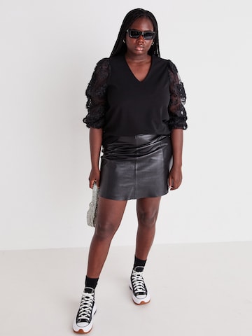 Vero Moda Curve Blúz 'VMCEMMALY' - fekete