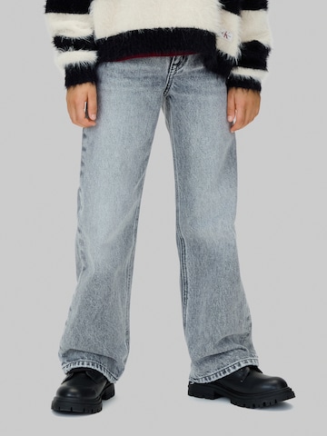 Calvin Klein Jeans - Perna larga Calças de ganga em cinzento: frente
