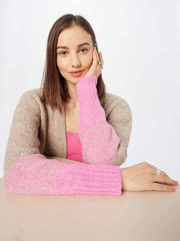 Geacă tricotată de la Frieda & Freddies NY pe roz