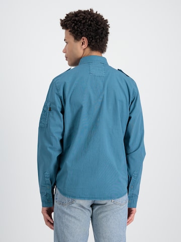 Regular fit Camicia di ALPHA INDUSTRIES in blu