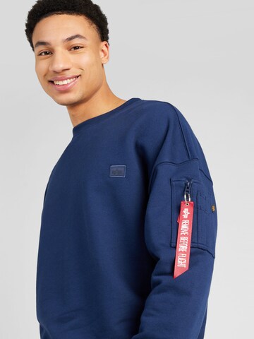 Sweat-shirt 'Essentials' ALPHA INDUSTRIES en bleu