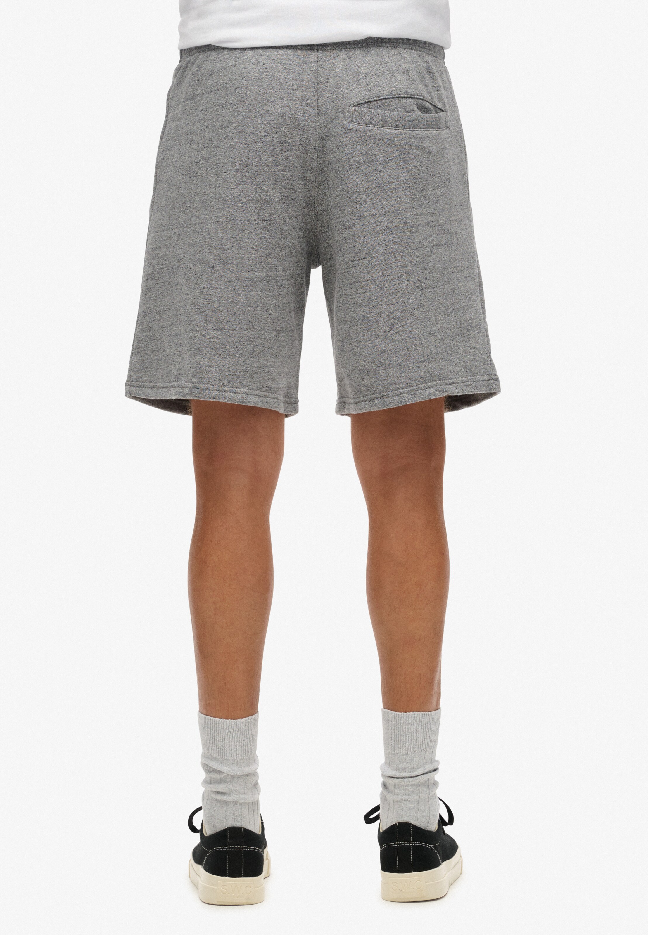 Superdry Regular Shorts in Grün