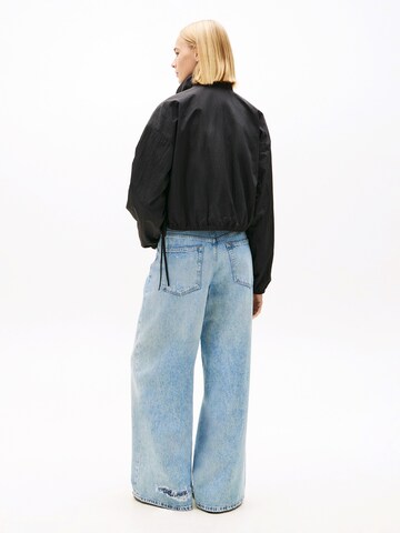 Tommy Jeans Jacke in Schwarz