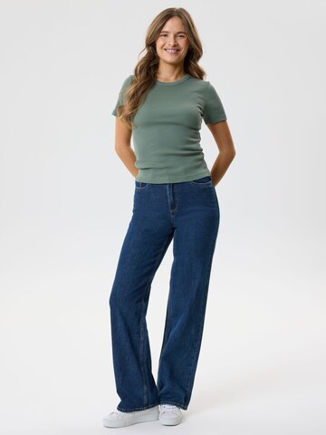 TWO SOON Shirts i beige