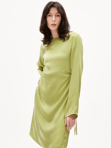 Robe-chemise ' ZYLAA ' ARMEDANGELS en vert : devant