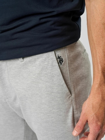U.S. POLO ASSN. regular Lærredsbukser 'Milo' i grå