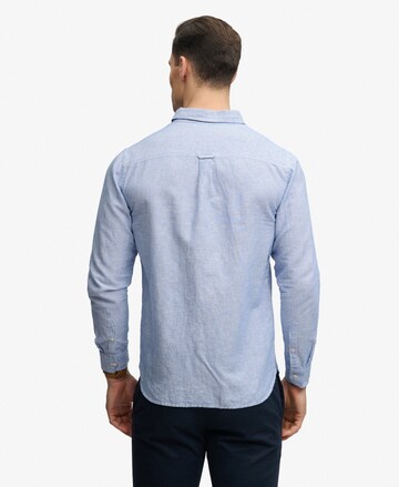 Coupe regular Chemise Superdry & Co en bleu