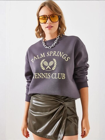 Bianco Lucci Sweatshirt in Grijs: voorkant