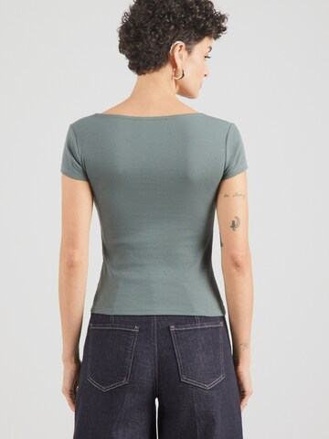 ABOUT YOU Shirt 'Lil' in Green